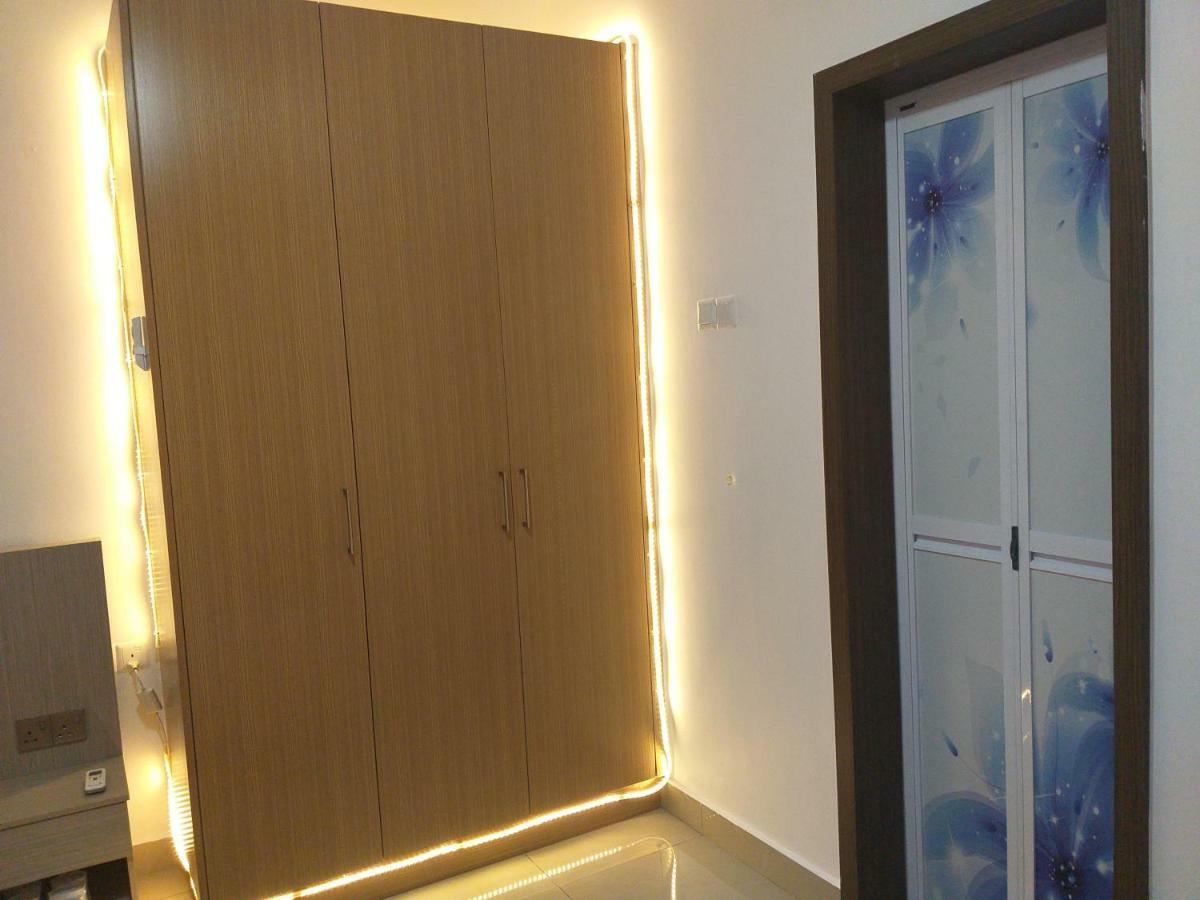 Kempas Indah @ The Secret Garden Homestay Johor Bahru Exterior photo