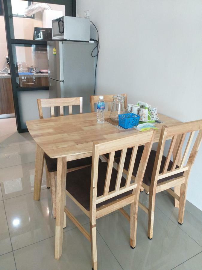 Kempas Indah @ The Secret Garden Homestay Johor Bahru Exterior photo