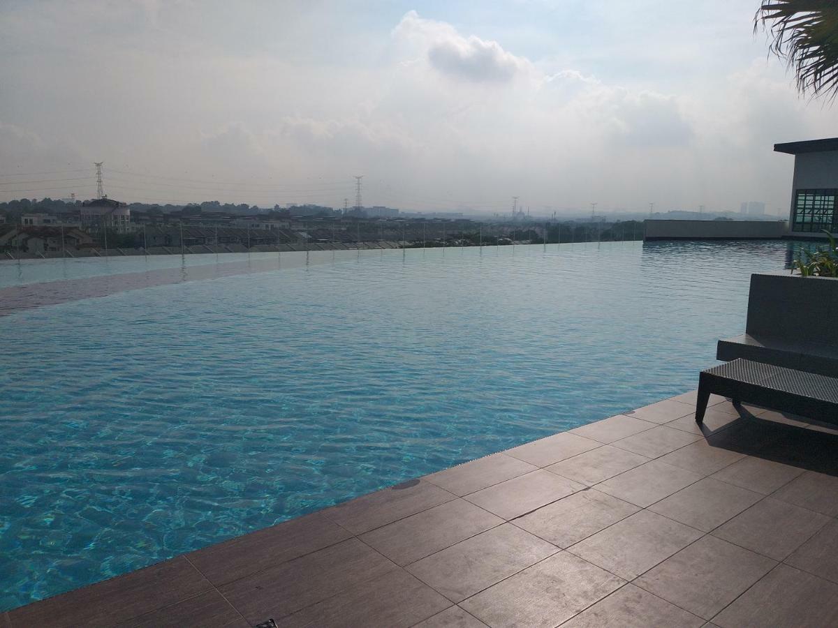 Kempas Indah @ The Secret Garden Homestay Johor Bahru Exterior photo